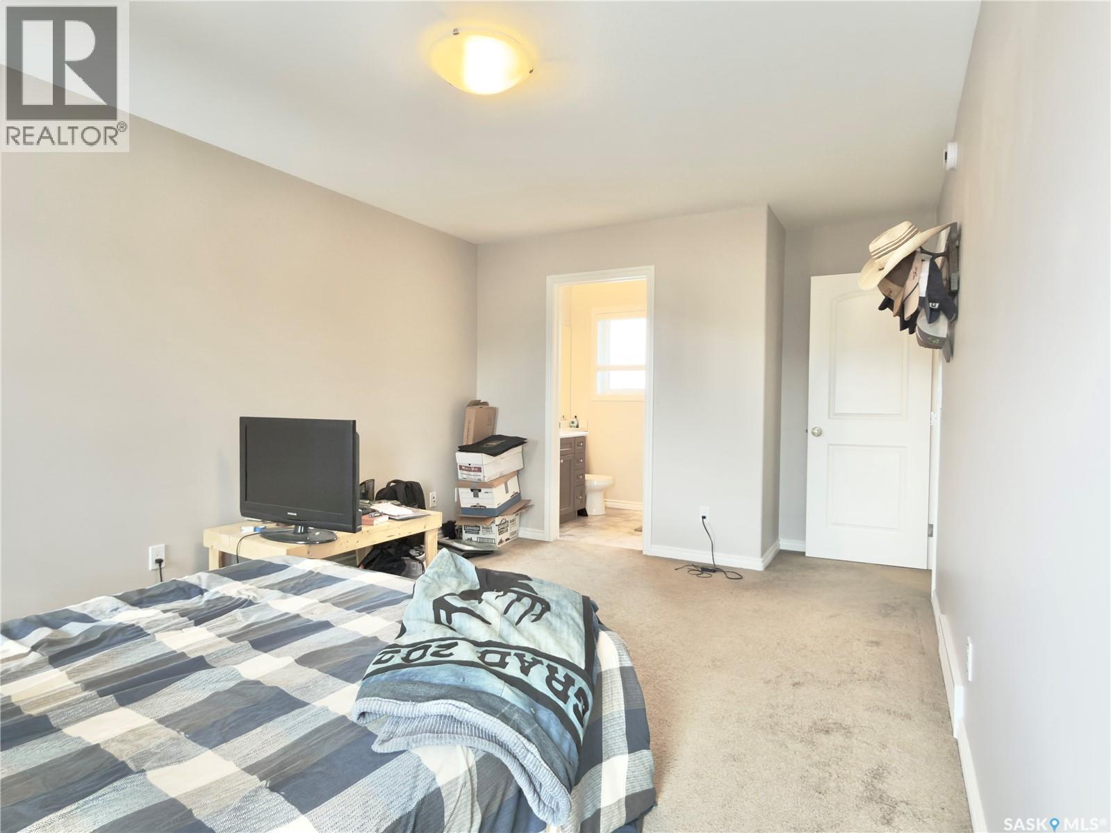 831 Korol Way, Saskatoon, Saskatchewan  S7R 0E4 - Photo 32 - SK032037