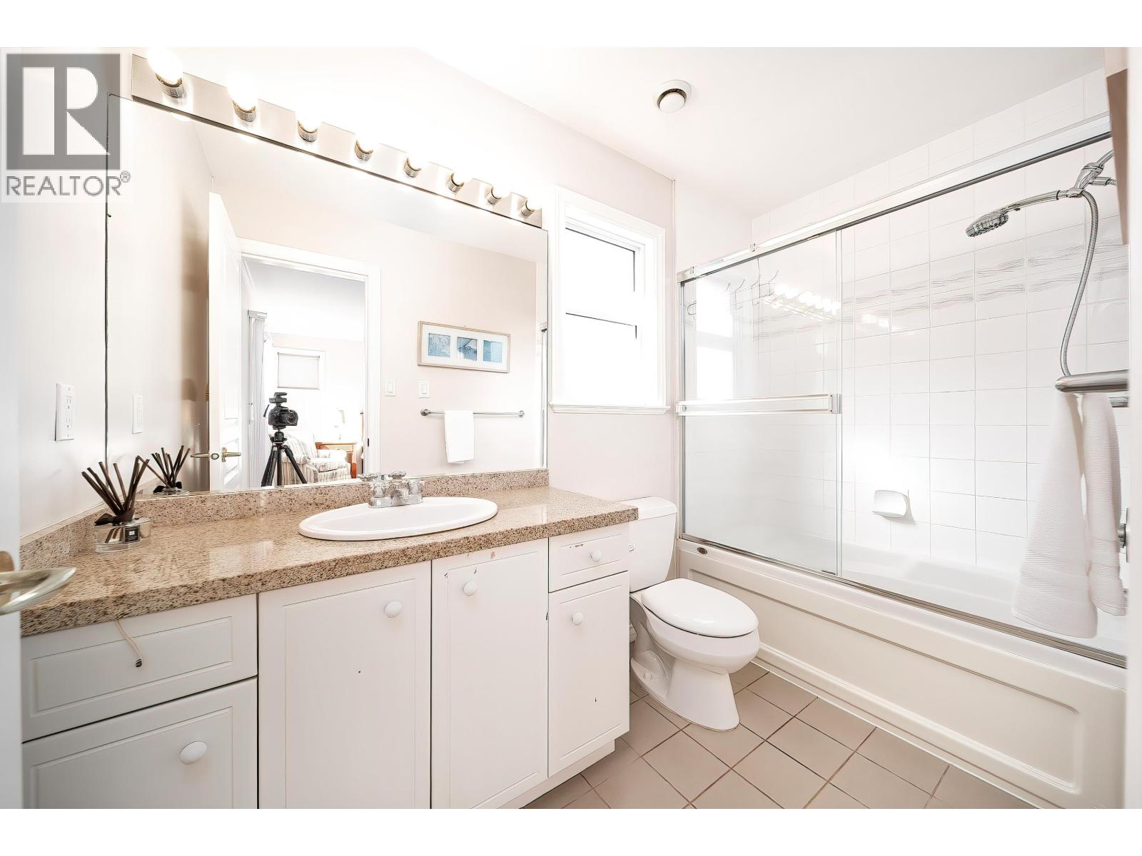 8320 Mowbray Road, Richmond, British Columbia  V7A 2B7 - Photo 28 - R3103311