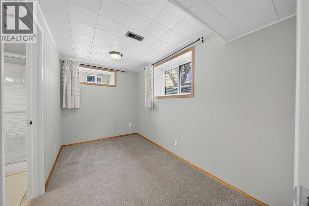 23 Hyslop Drive SW, Calgary, Alberta  T2V 3A2 - Photo 28 - A2298506