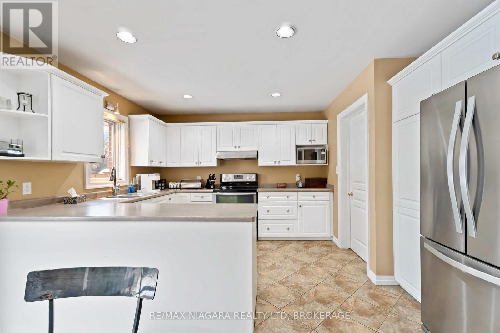 7874 Bishop Avenue, Niagara Falls, Ontario  L2H 3C6 - Photo 9 - X12784940