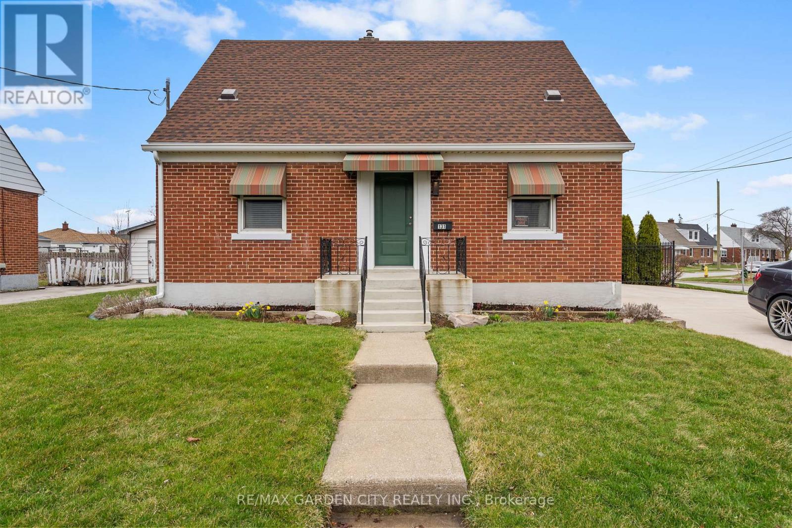 131 Westchester Crescent, St. Catharines, Ontario  L2P 2N6 - Photo 2 - X12953906