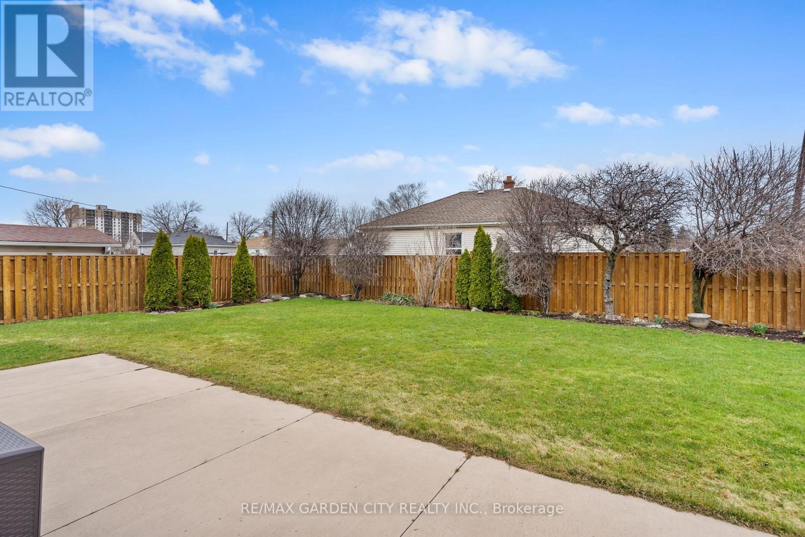 131 Westchester Crescent, St. Catharines, Ontario  L2P 2N6 - Photo 4 - X12953906
