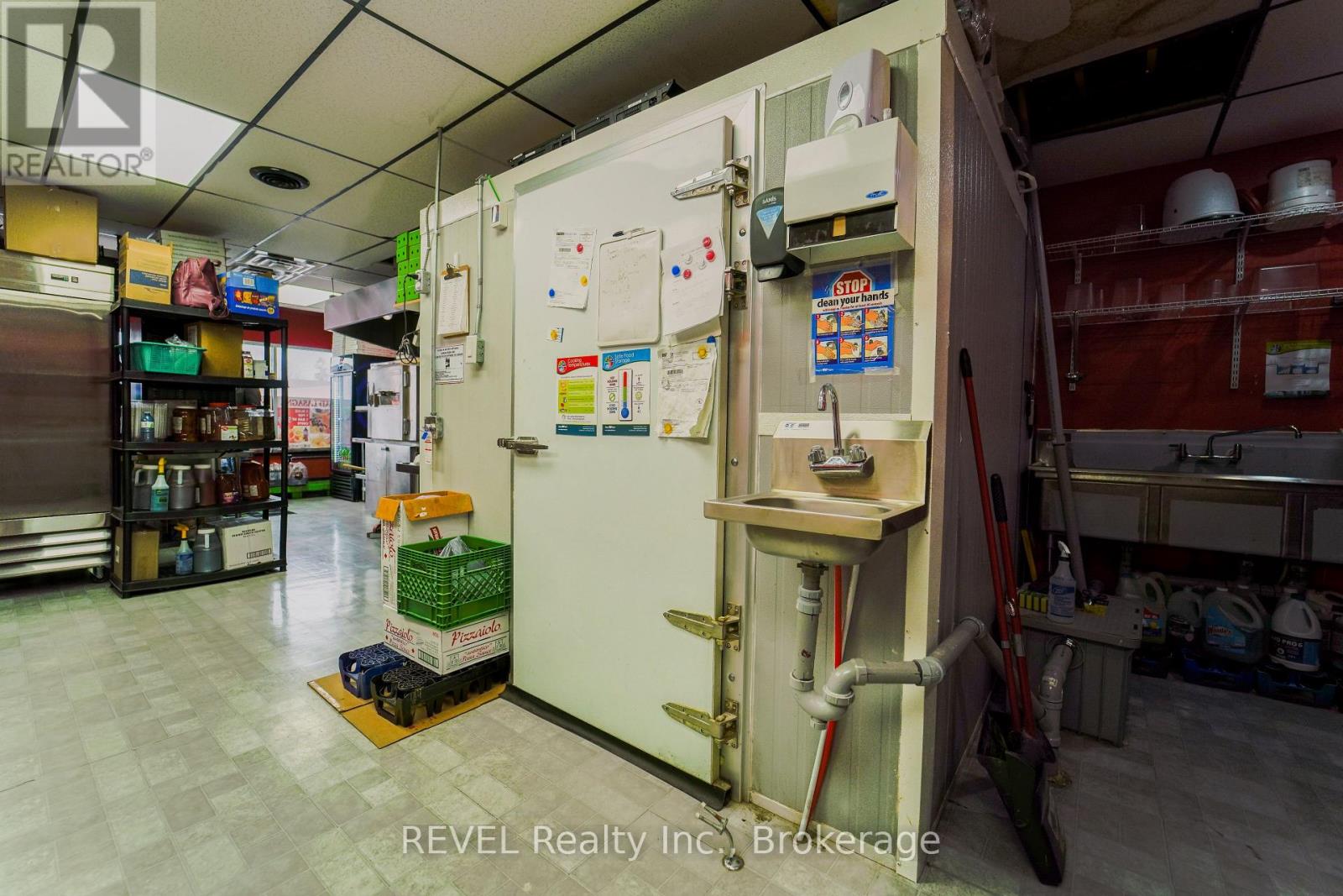 103 Clarence Street W, Port Colborne, Ontario  L3K 3G2 - Photo 6 - X12955782