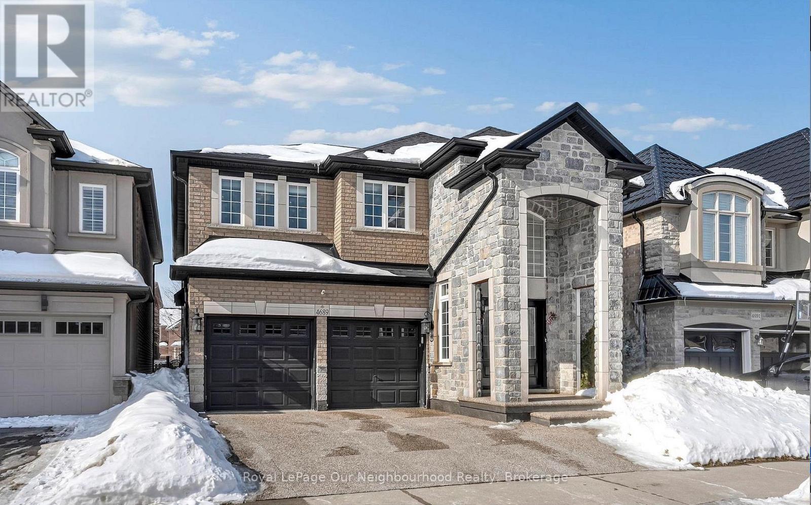 4689 Leanna Heights Road, Burlington, Ontario  L7M 0G3 - Photo 3 - W12955476