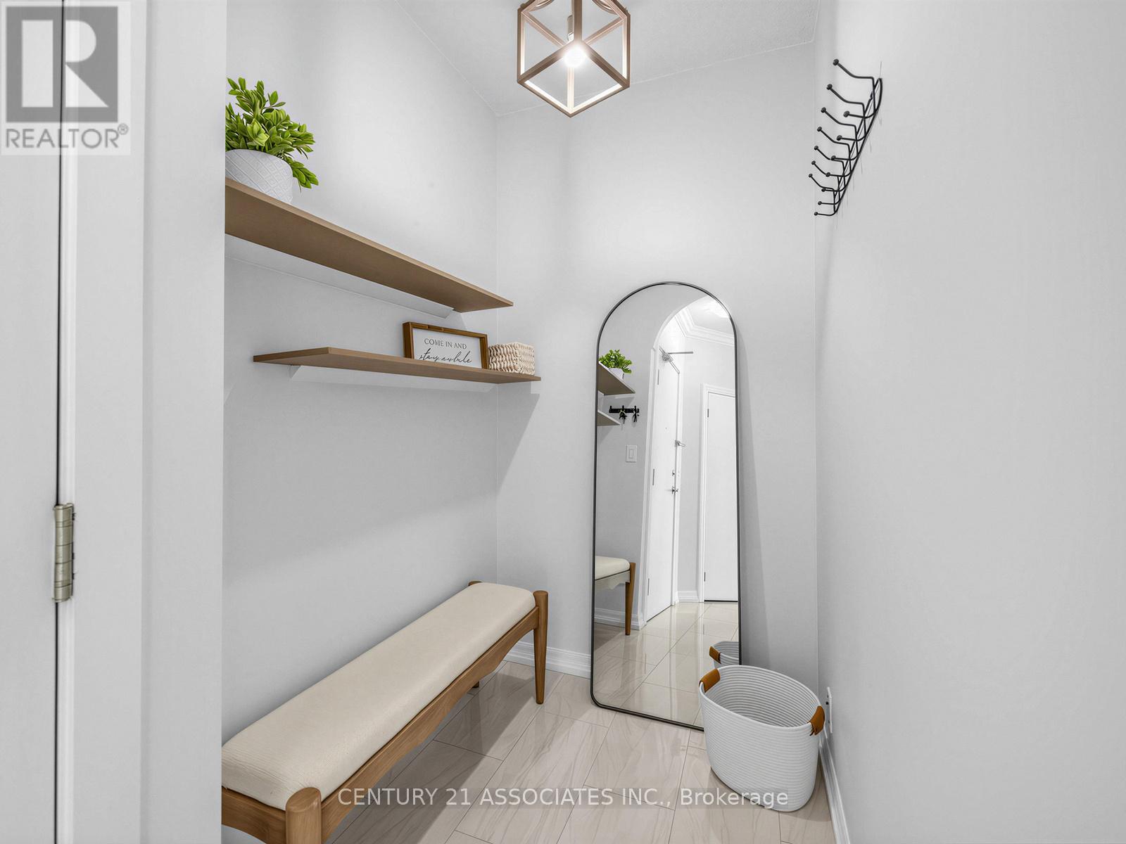 705 - 1359 Rathburn Road E, Mississauga, Ontario  L4W 5P7 - Photo 5 - W12955760