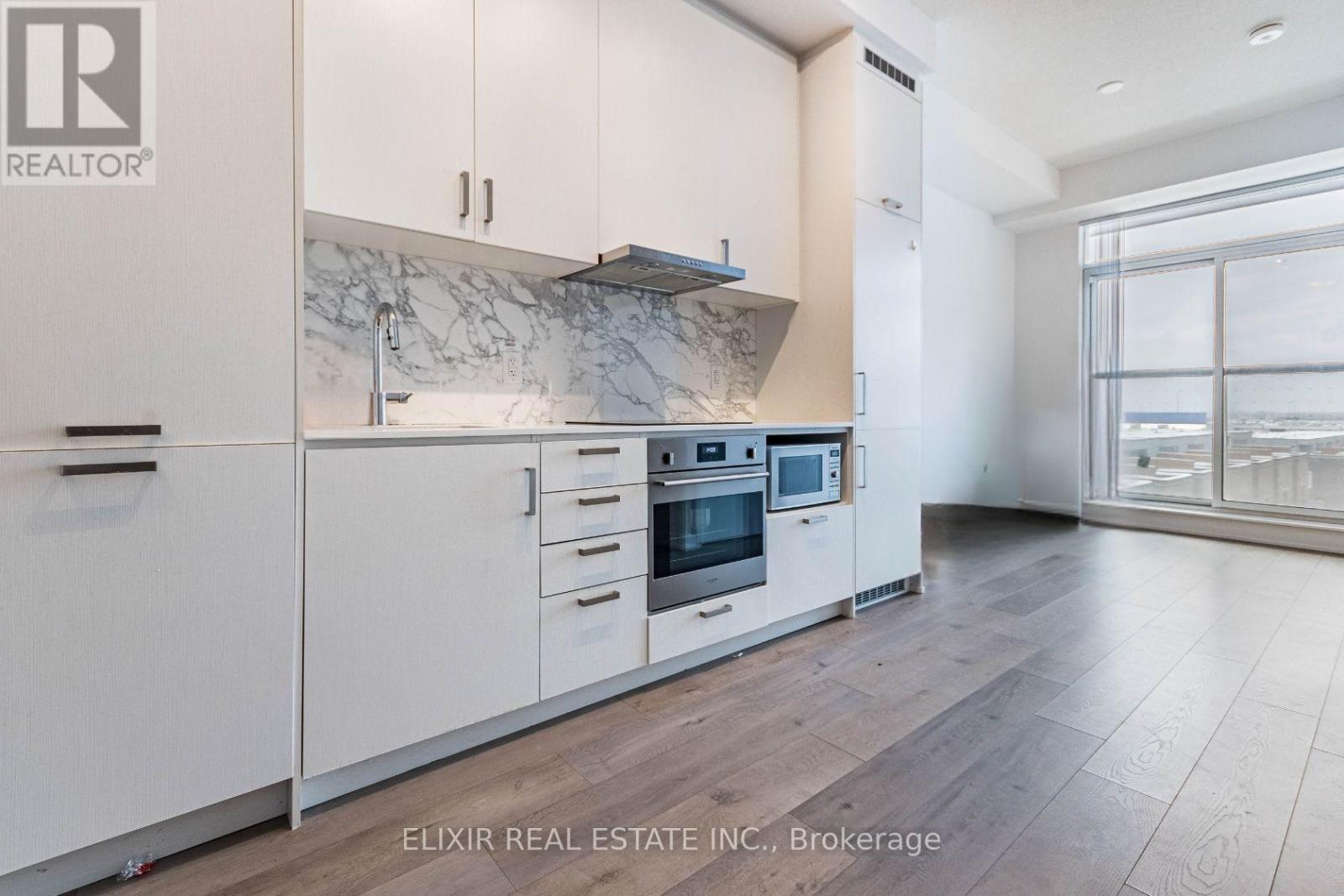 522 - 60 Honeycrisp Crescent, Vaughan, Ontario  L4K 0N5 - Photo 5 - N12955768