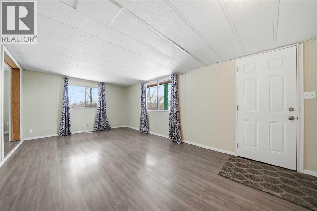 329 1 Street, Irricana, Alberta  T0m 1b0 - Photo 3 - A2293105