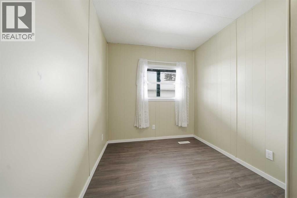 329 1 Street, Irricana, Alberta  T0m 1b0 - Photo 10 - A2293105