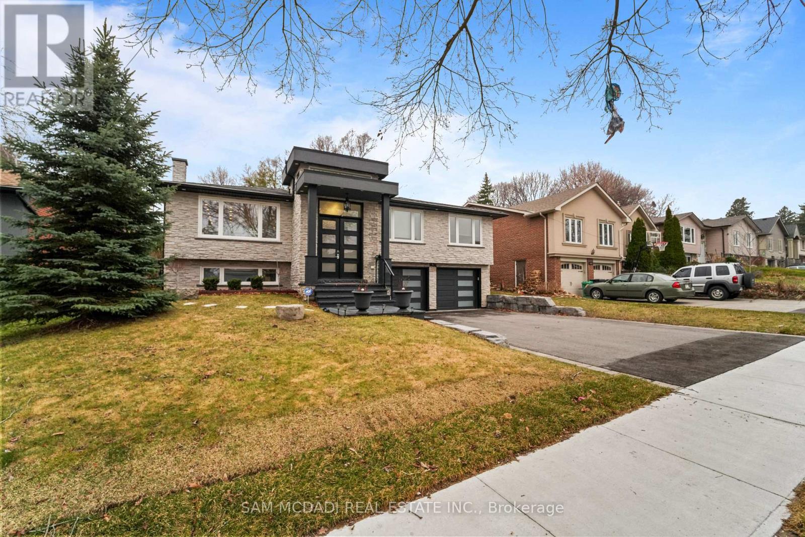 1434 Petrie Way, Mississauga, Ontario  L5J 1G5 - Photo 2 - W12955798