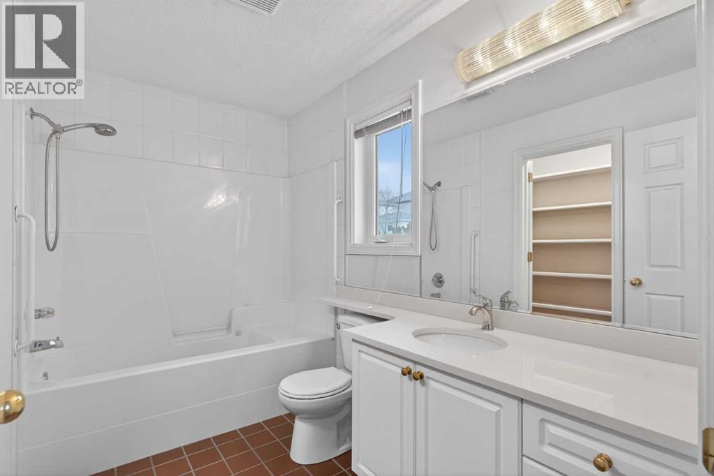 255 Hamptons Terrace NW, Calgary, Alberta  T3A 5R5 - Photo 11 - A2298429