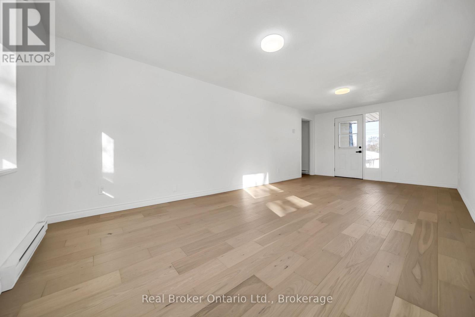 61 Vanier Drive, Guelph, Ontario  N1G 2K9 - Photo 5 - X12678170