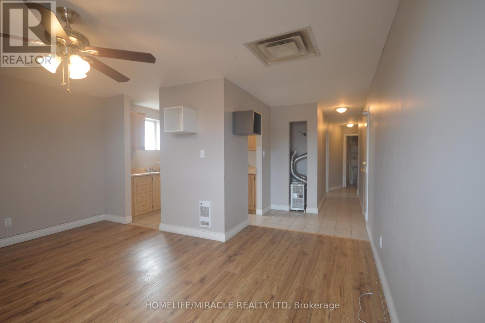 Upper #1 - 64 Holland Street W, Bradford West Gwillimbury, Ontario L3Z 1R8 - Photo 10 - N12937712