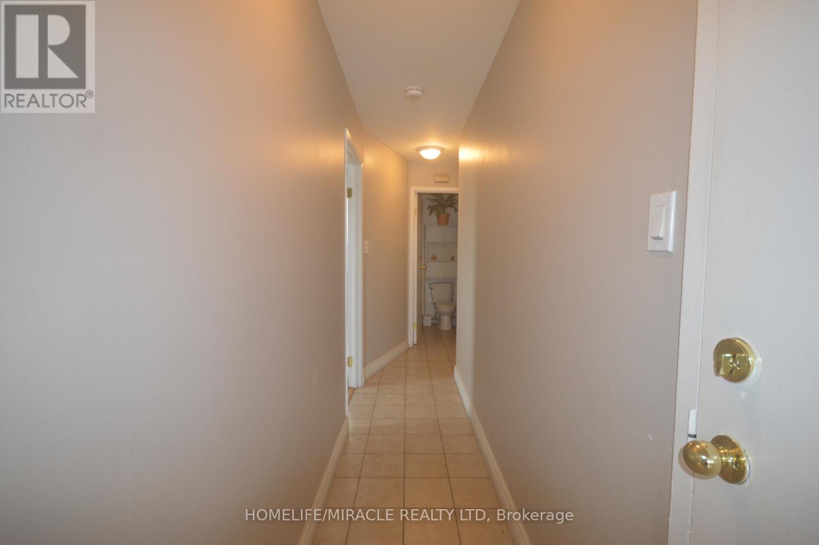 Upper #1 - 64 Holland Street W, Bradford West Gwillimbury, Ontario L3Z 1R8 - Photo 11 - N12937712