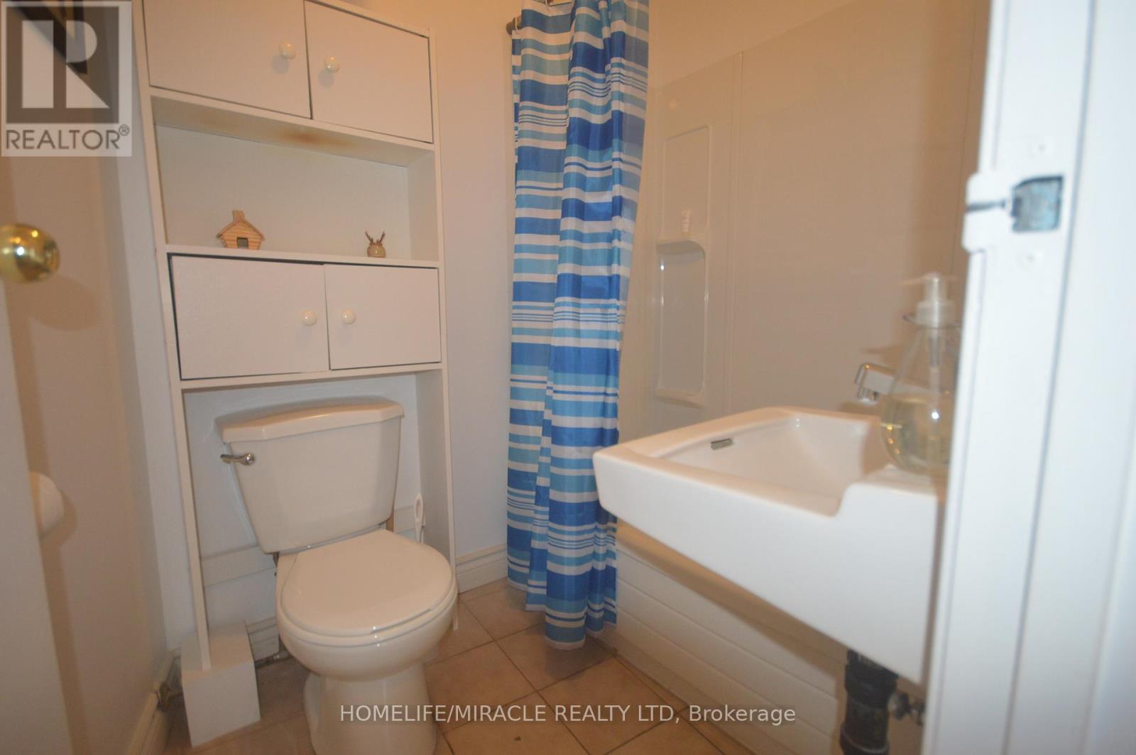 Upper #1 - 64 Holland Street W, Bradford West Gwillimbury, Ontario L3Z 1R8 - Photo 12 - N12937712