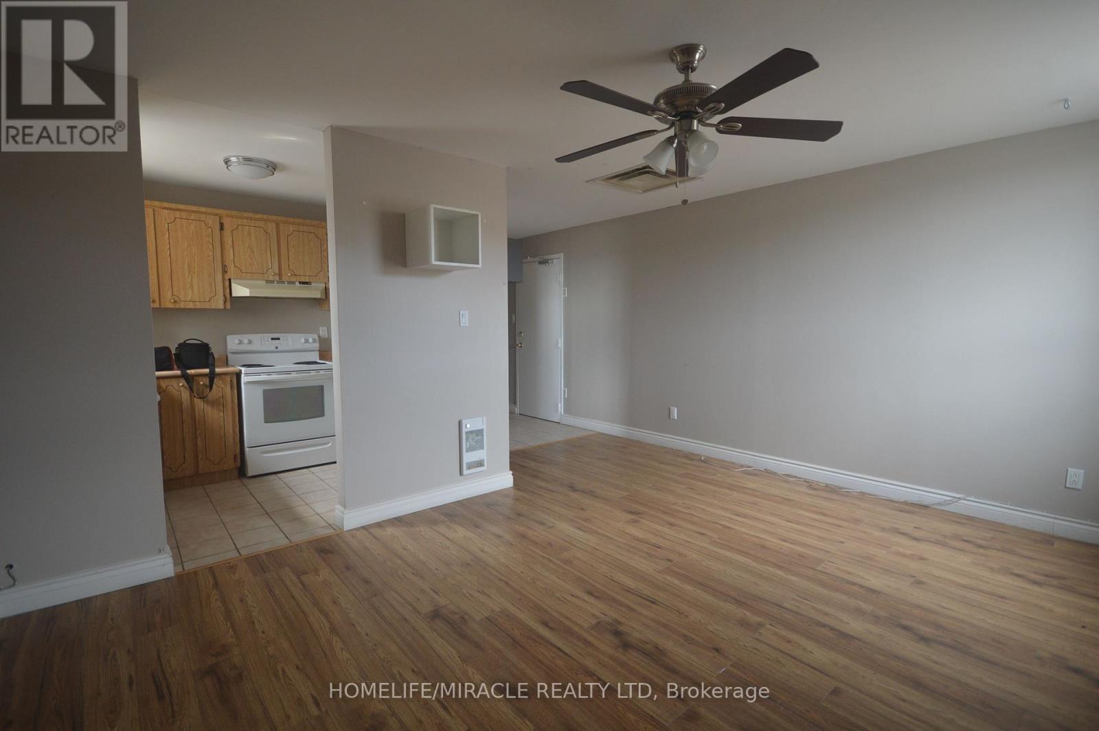 Upper #1 - 64 Holland Street W, Bradford West Gwillimbury, Ontario L3Z 1R8 - Photo 5 - N12937712