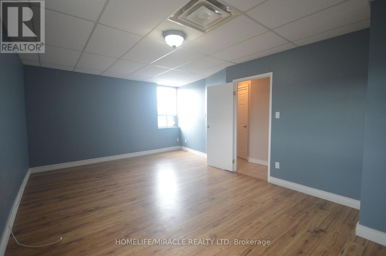Upper #1 - 64 Holland Street W, Bradford West Gwillimbury, Ontario L3Z 1R8 - Photo 15 - N12937712