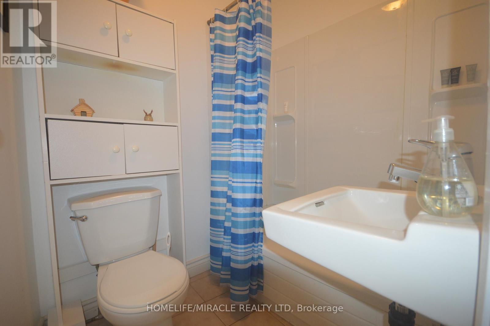 Upper #1 - 64 Holland Street W, Bradford West Gwillimbury, Ontario L3Z 1R8 - Photo 13 - N12937712