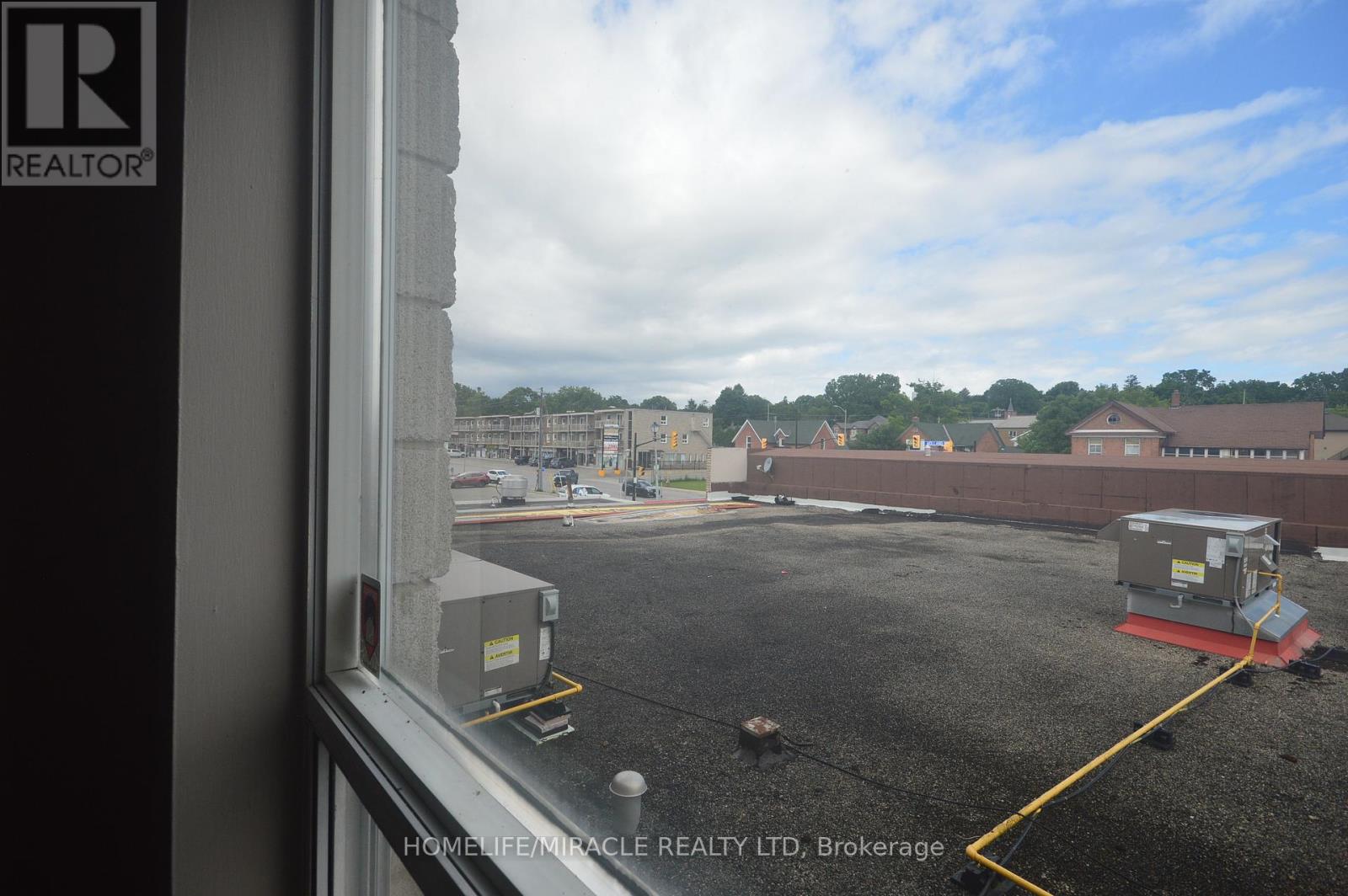 Upper #1 - 64 Holland Street W, Bradford West Gwillimbury, Ontario L3Z 1R8 - Photo 19 - N12937712