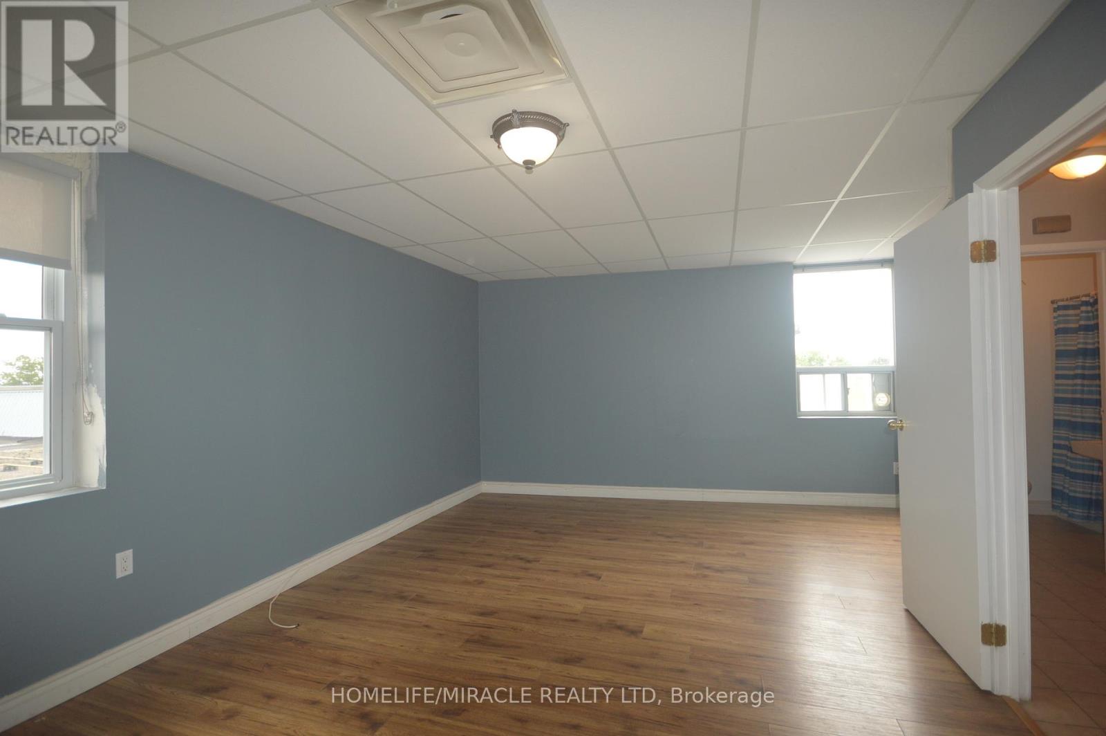 Upper #1 - 64 Holland Street W, Bradford West Gwillimbury, Ontario L3Z 1R8 - Photo 14 - N12937712