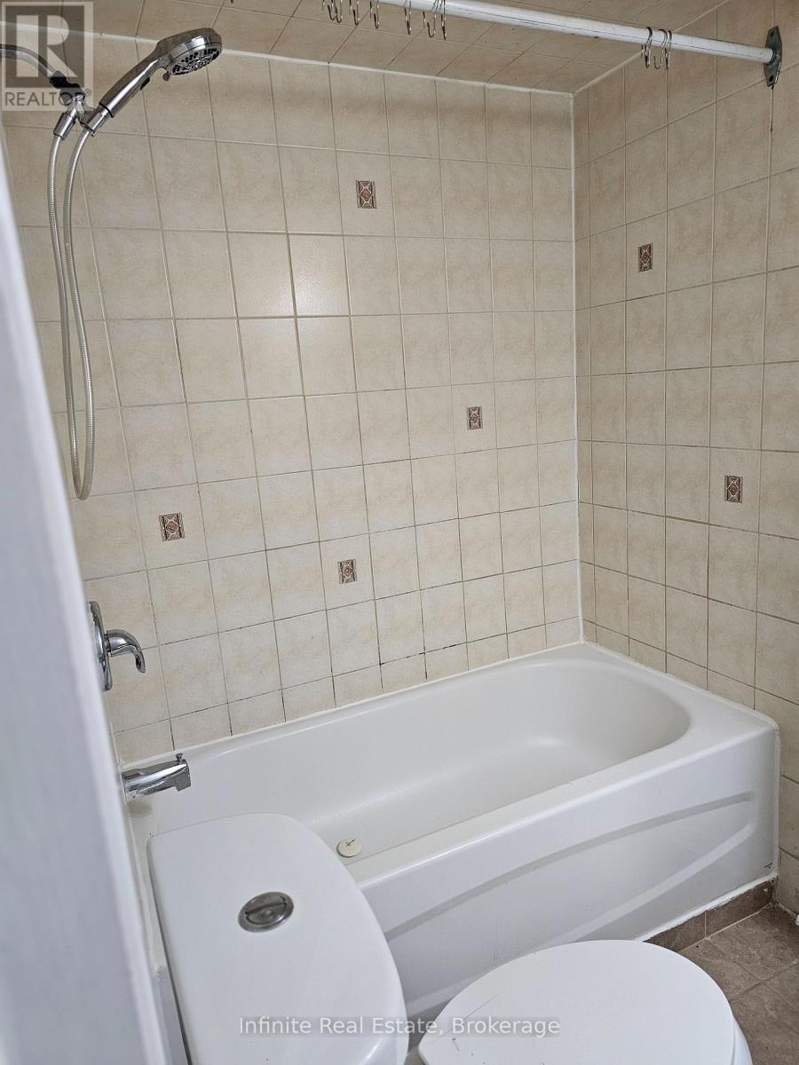 345 Queen Mary Drive, Brampton, Ontario  L7A 3S7 - Photo 12 - W12690010