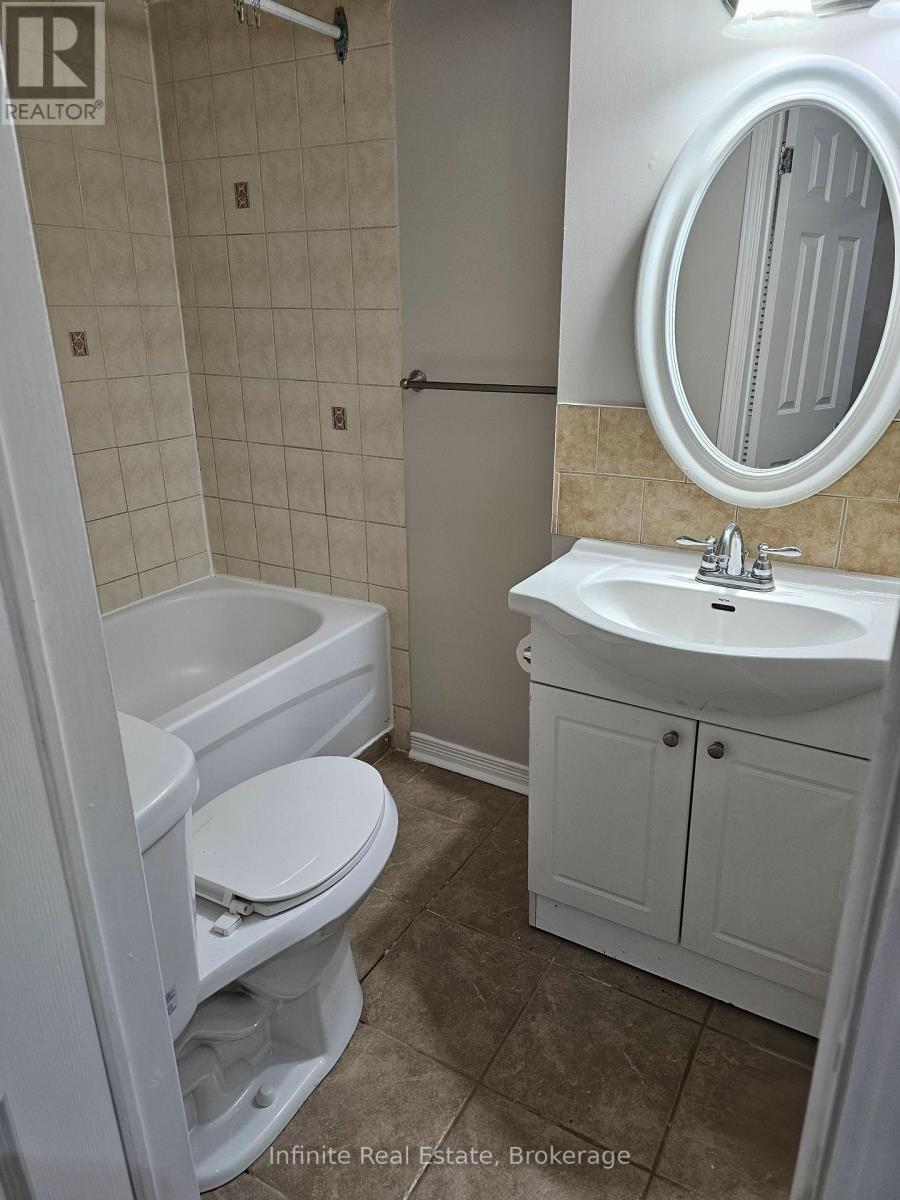 345 Queen Mary Drive, Brampton, Ontario  L7A 3S7 - Photo 11 - W12690010