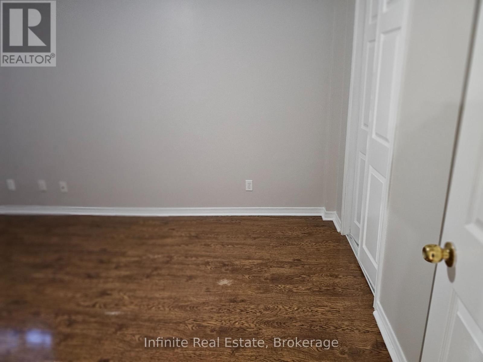 345 Queen Mary Drive, Brampton, Ontario  L7A 3S7 - Photo 6 - W12690010