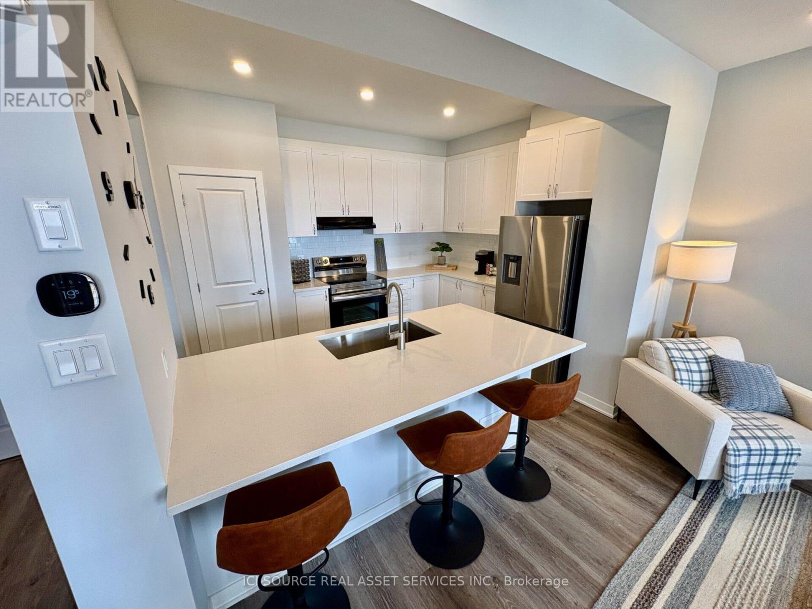 617 Quilter Row, Ottawa, Ontario  K0A 2Z0 - Photo 3 - X12902328