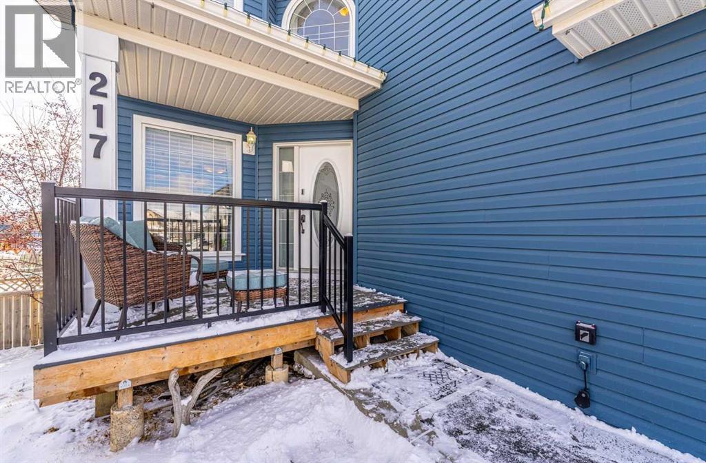 217 Bayside Place Sw, Airdrie, Alberta  T4B 2X4 - Photo 3 - A2297879