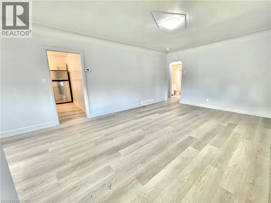 290 East 36th Street Unit# Upper, Hamilton, Ontario  L8V 3Z5 - Photo 4 - 40817571