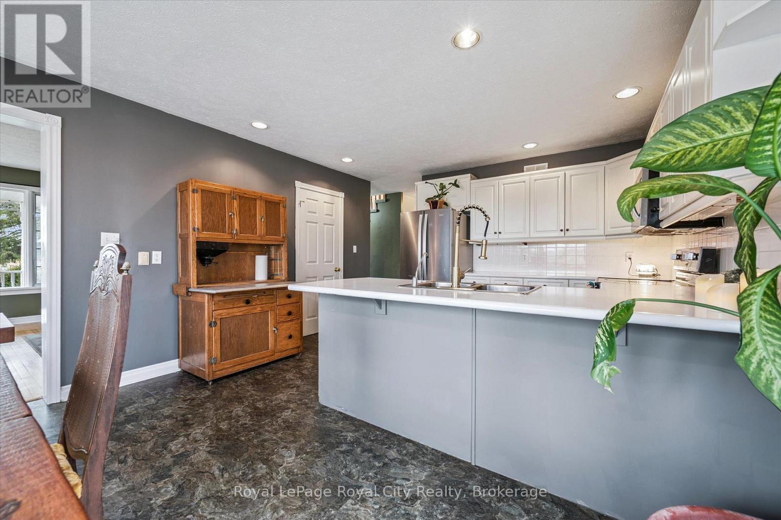 86132 Currie Line, North Huron, Ontario  N0G 2W0 - Photo 11 - X12955868