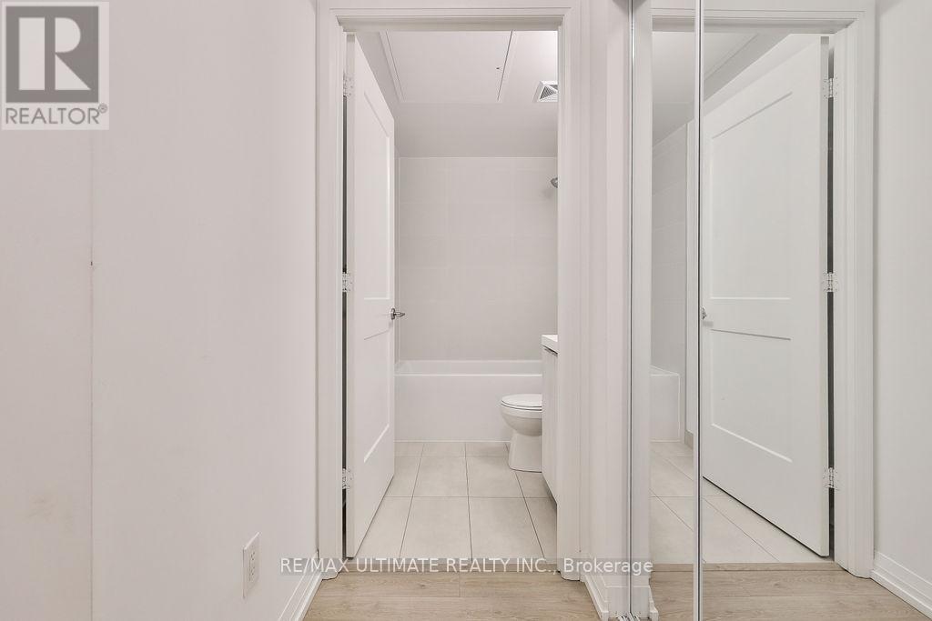 515 - 8 Widmer Street, Toronto, Ontario  M5V 2E7 - Photo 4 - C12955852