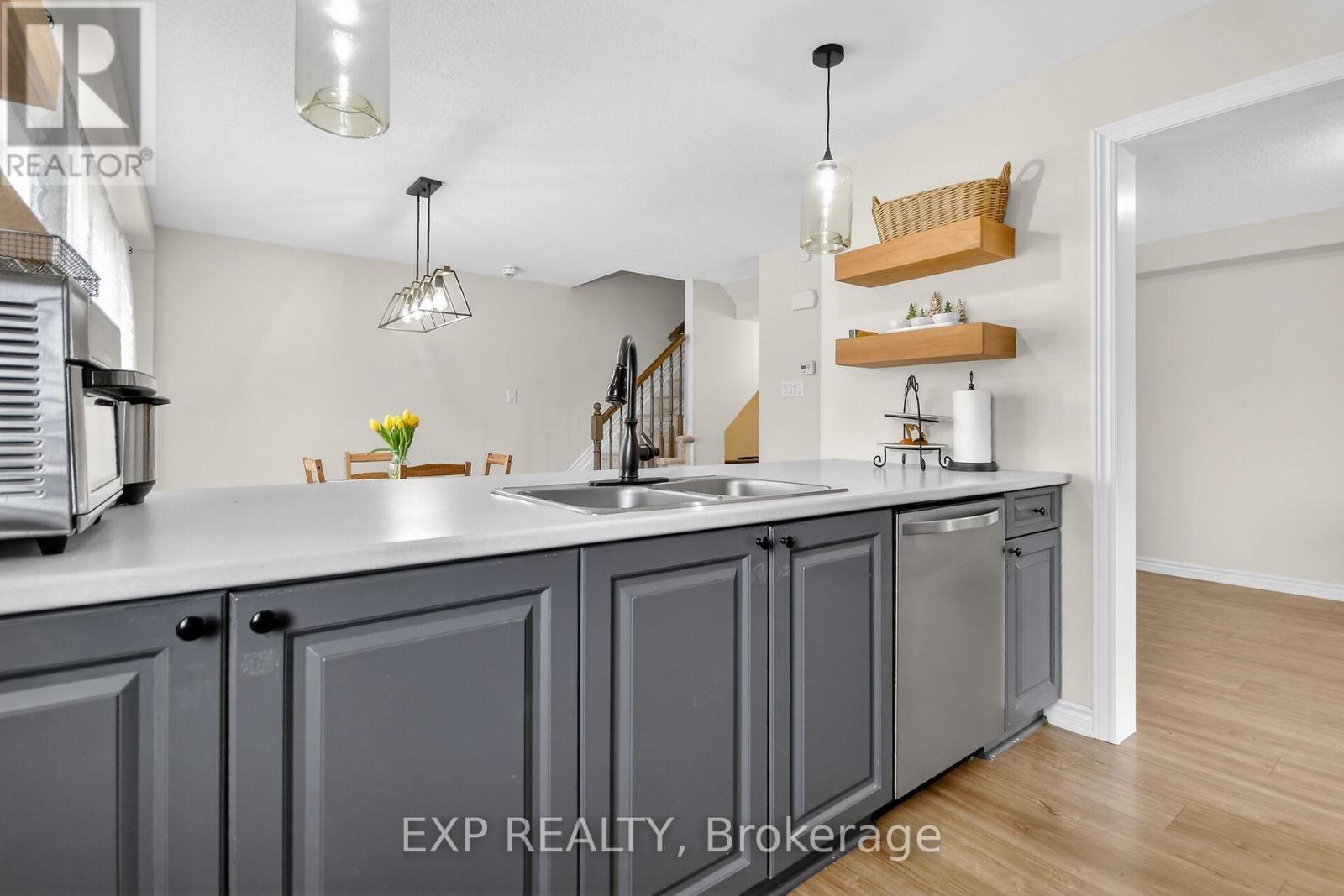 549 Ensatina Crescent, Ottawa, Ontario  K2J 6H4 - Photo 12 - X12955886