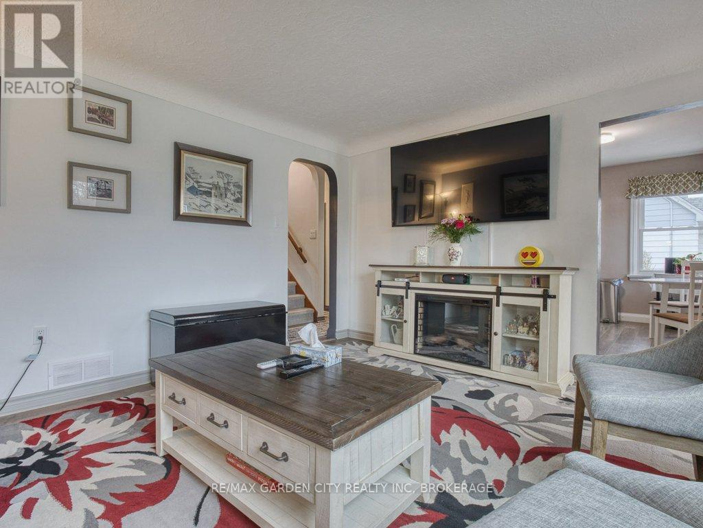 456 Geneva Street, St. Catharines, Ontario  L2N 2H3 - Photo 10 - X12955808