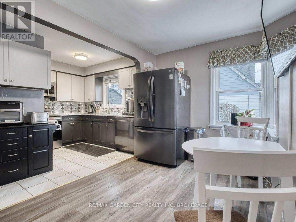 456 Geneva Street, St. Catharines, Ontario  L2N 2H3 - Photo 11 - X12955808