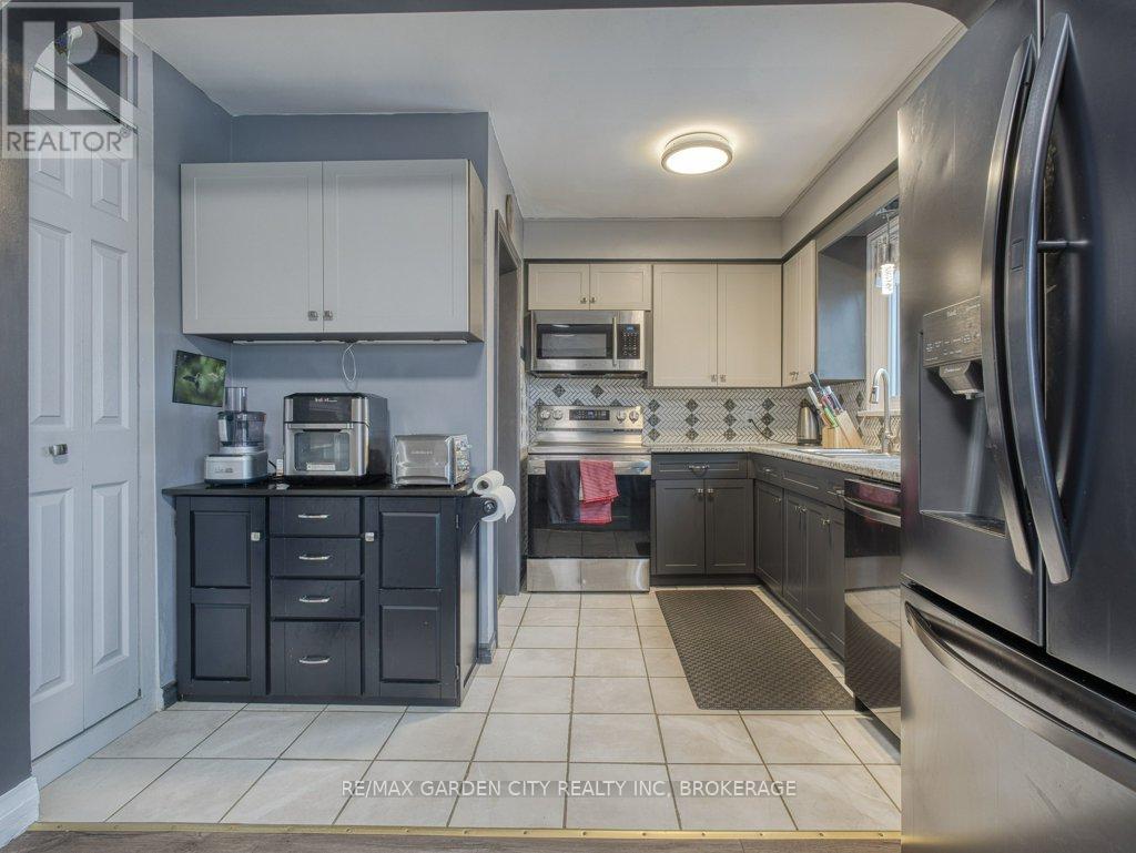 456 Geneva Street, St. Catharines, Ontario  L2N 2H3 - Photo 12 - X12955808