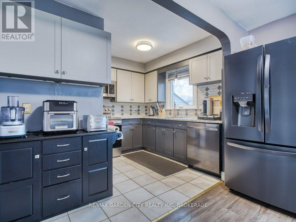 456 Geneva Street, St. Catharines, Ontario  L2N 2H3 - Photo 13 - X12955808