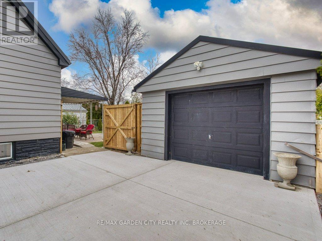 456 Geneva Street, St. Catharines, Ontario  L2N 2H3 - Photo 4 - X12955808