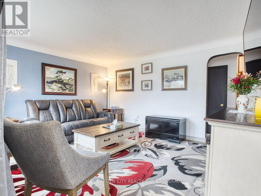 456 Geneva Street, St. Catharines, Ontario  L2N 2H3 - Photo 6 - X12955808