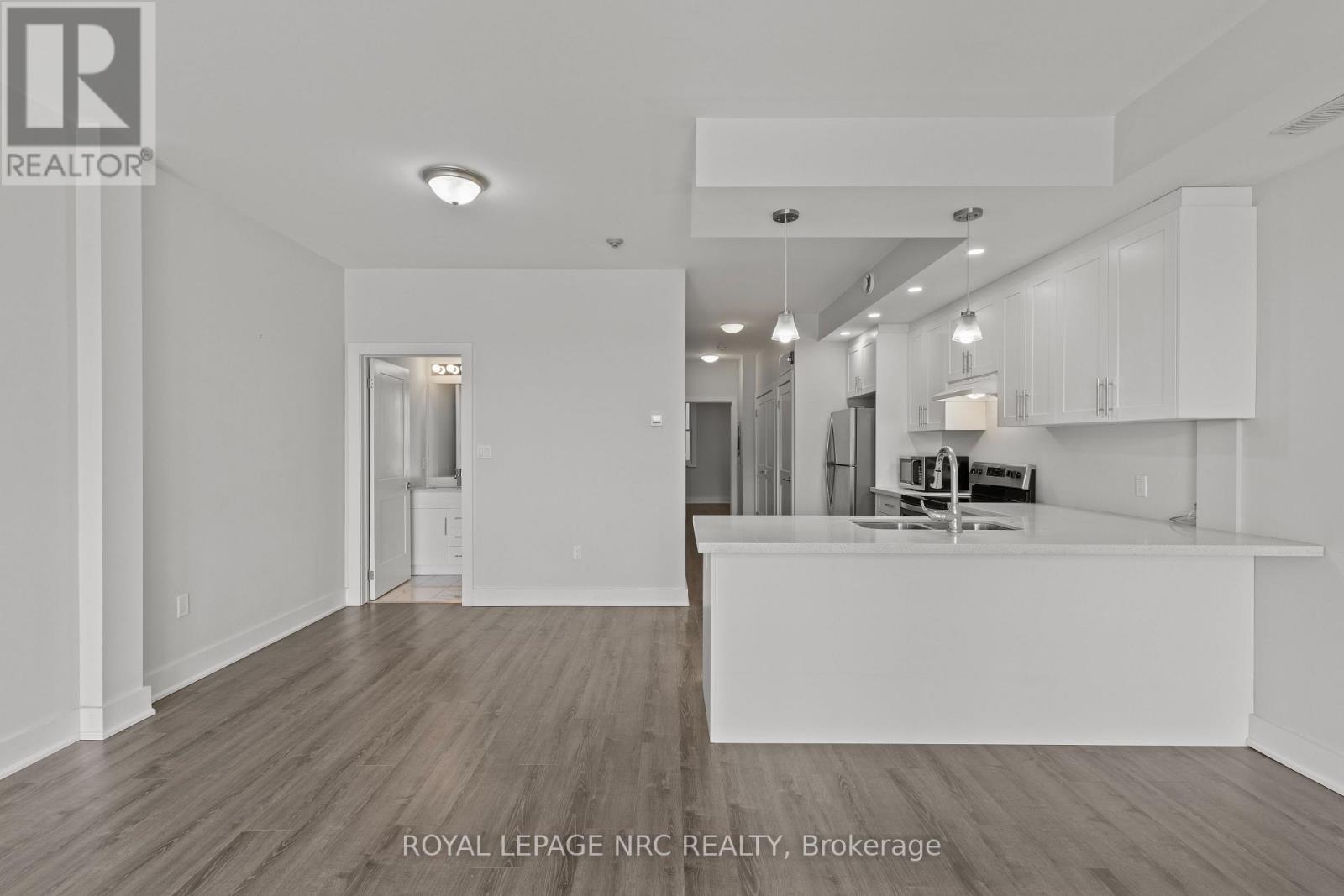 106 - 3710 Main Street, Niagara Falls, Ontario  L2G 6B1 - Photo 11 - X12955874