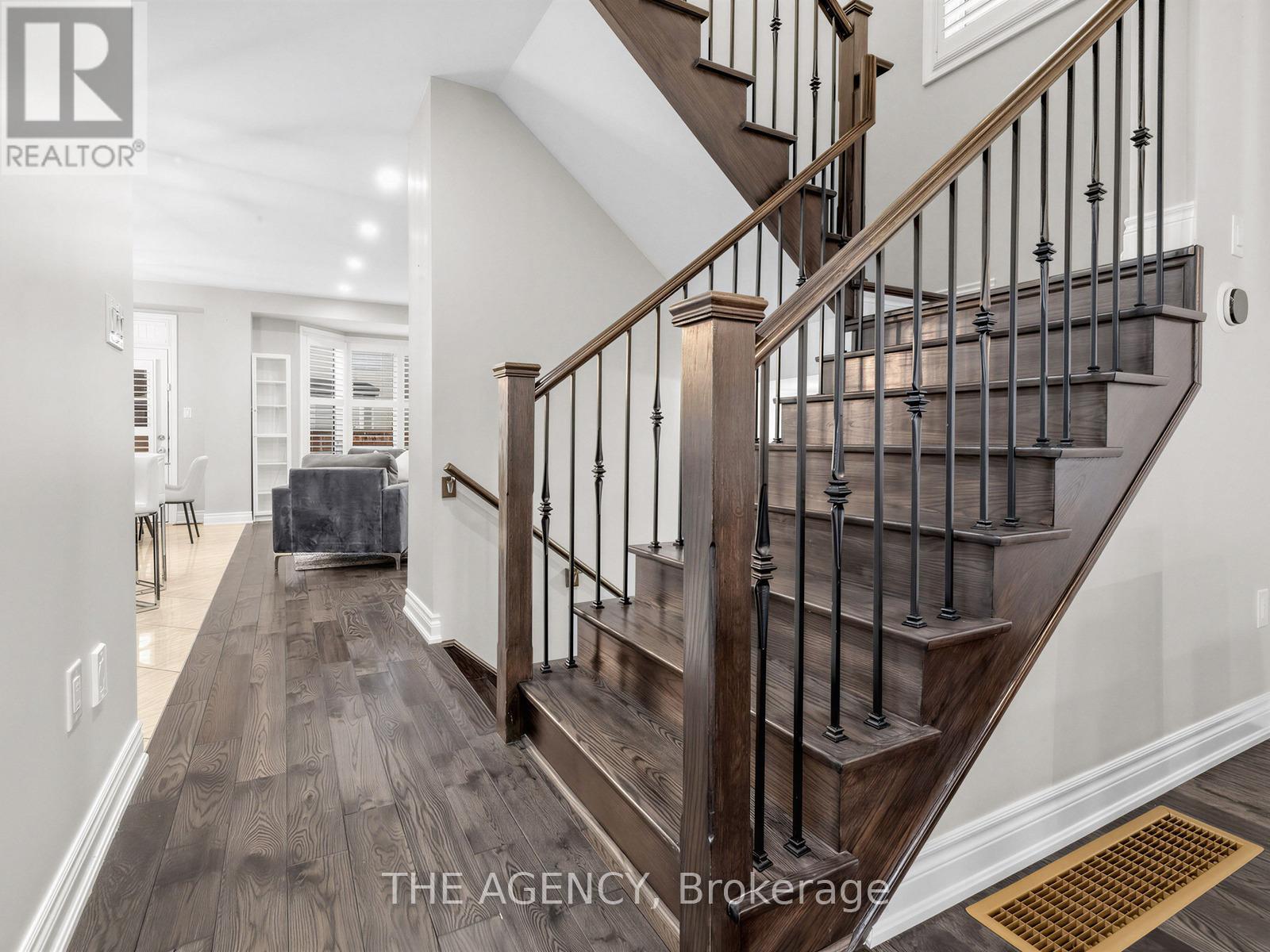 22 Andreeta Drive, Vaughan, Ontario  L4H 4H2 - Photo 8 - N12955806