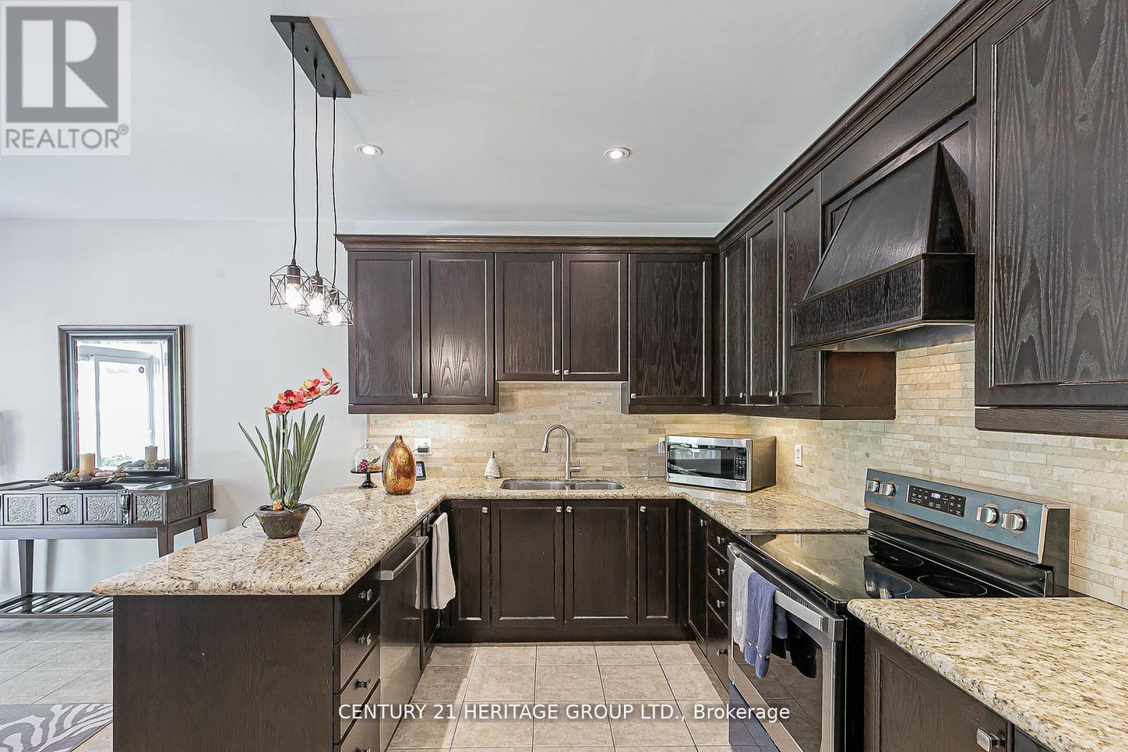 44 Madison Avenue, Richmond Hill, Ontario  L4E 2Z6 - Photo 20 - N12955828