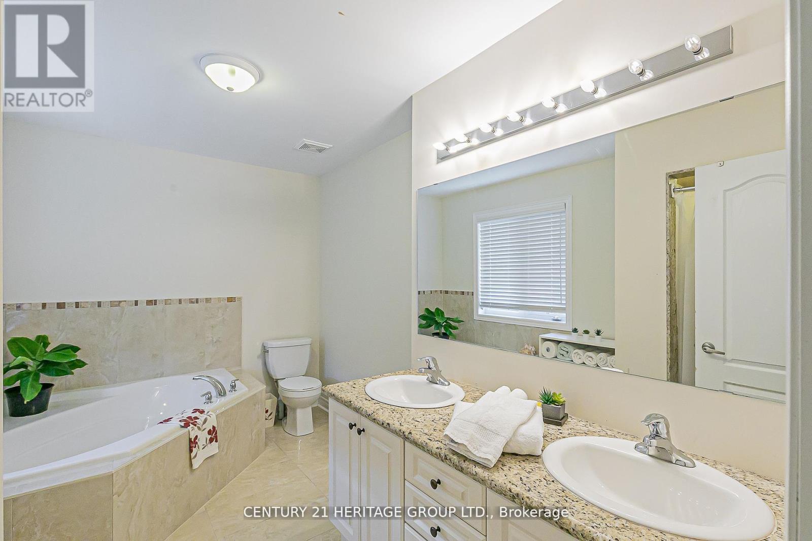 44 Madison Avenue, Richmond Hill, Ontario  L4E 2Z6 - Photo 29 - N12955828