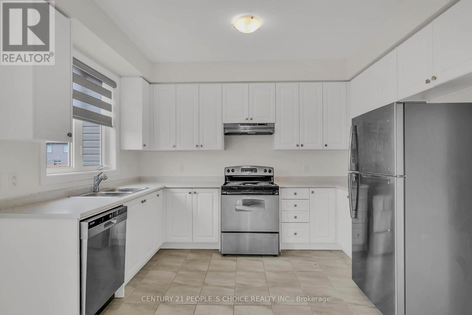 69 Central Square Boulevard, Wasaga Beach, Ontario  L9Z 0L9 - Photo 11 - S12955816