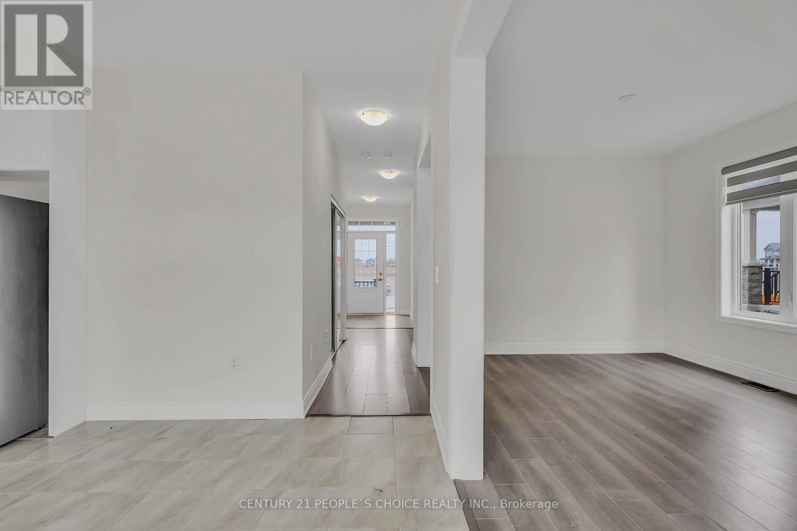 69 Central Square Boulevard, Wasaga Beach, Ontario  L9Z 0L9 - Photo 6 - S12955816