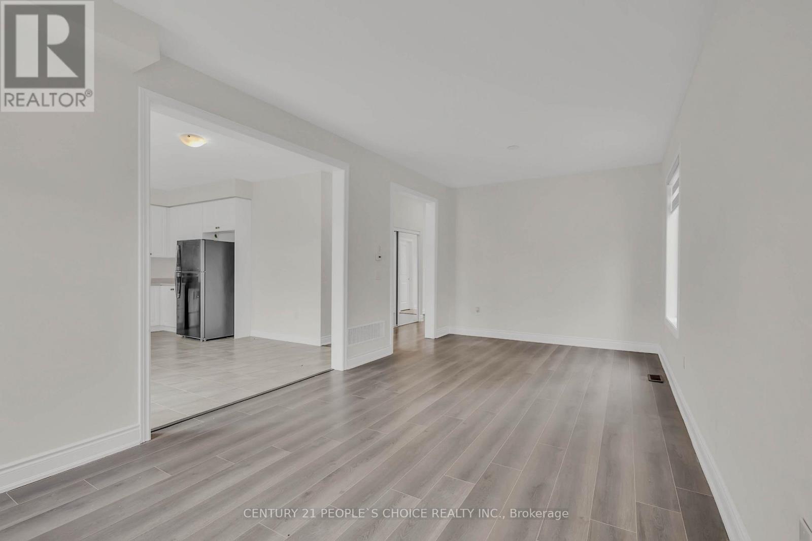 69 Central Square Boulevard, Wasaga Beach, Ontario  L9Z 0L9 - Photo 8 - S12955816