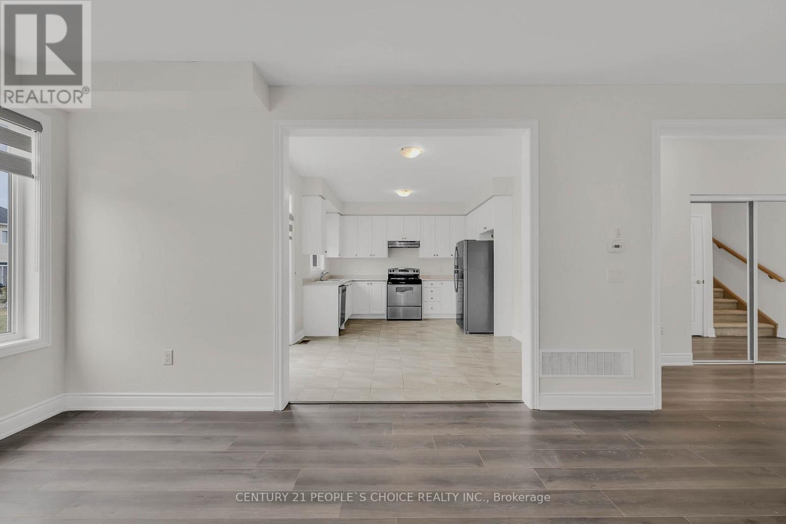 69 Central Square Boulevard, Wasaga Beach, Ontario  L9Z 0L9 - Photo 9 - S12955816