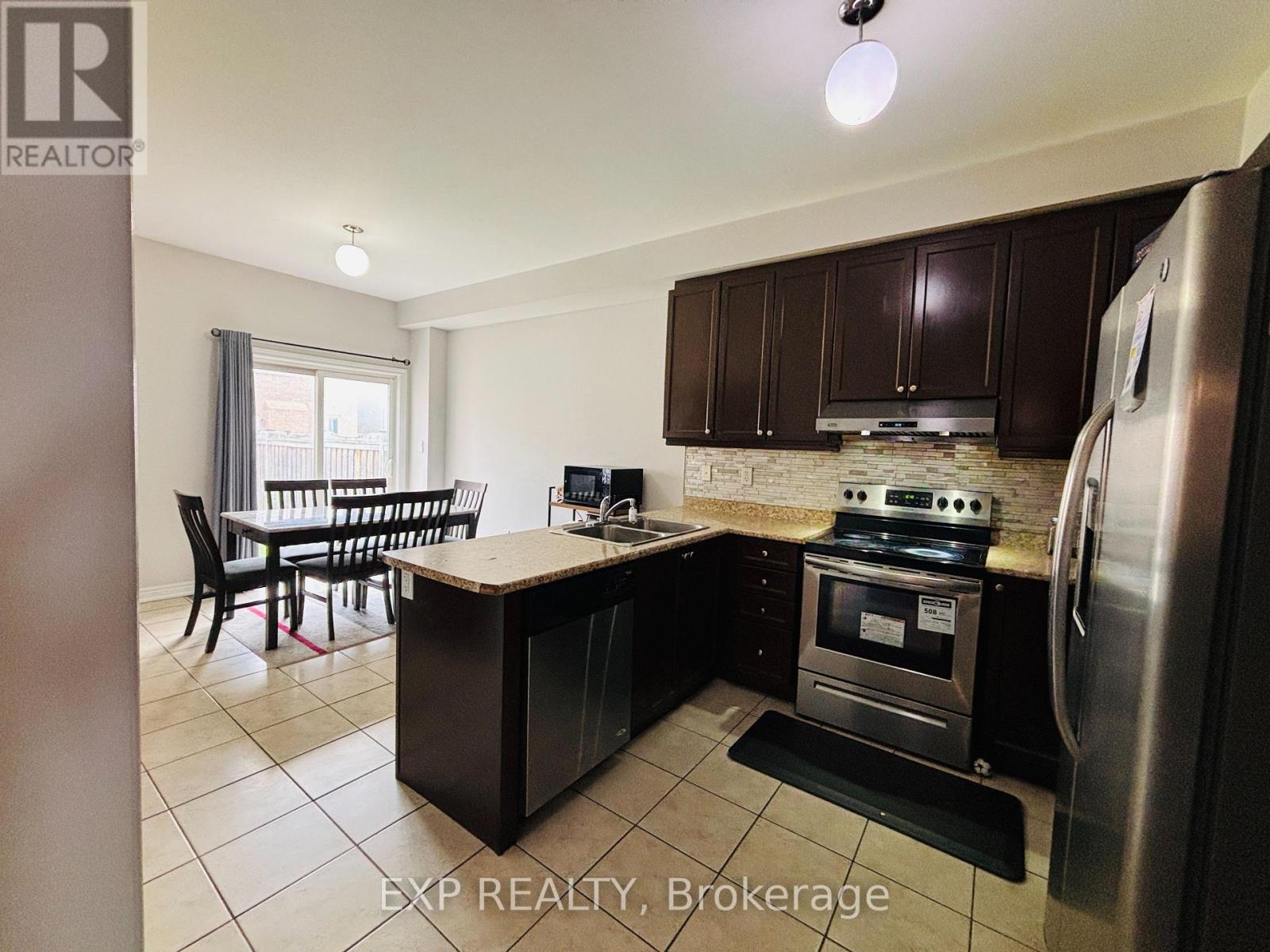 92 Meltwater Crescent, Brampton, Ontario  L6P 3W5 - Photo 5 - W12955858