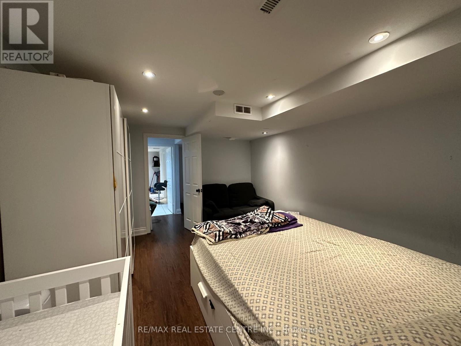 Bsmt - 1876 Grosvenor Place, Mississauga, Ontario  L5L 3V5 - Photo 8 - W12955882