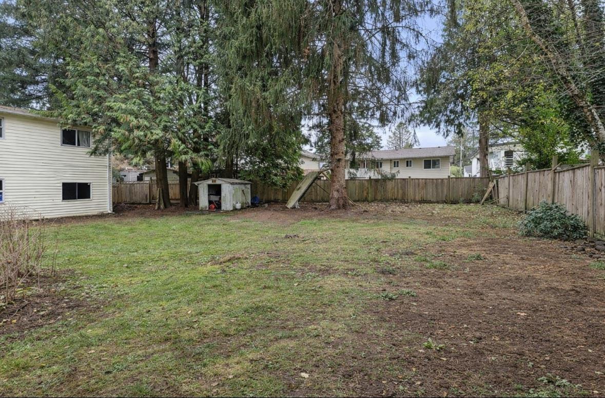 7048 140a Street, Surrey, British Columbia  V3W 5L5 - Photo 3 - R3106675