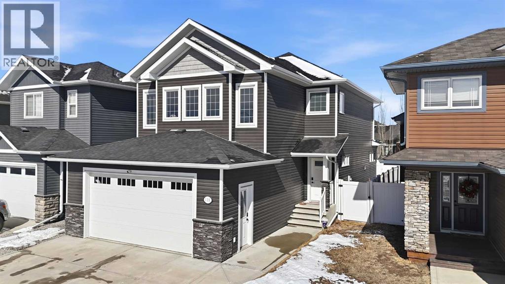 118 Viscount Drive, Red Deer, Alberta  T4R 0M6 - Photo 2 - A2297291